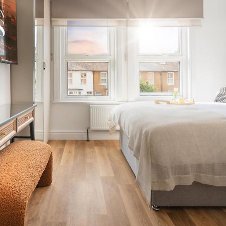 Newly Designed, 2Br Apt, 5Min From Northwood London Tube Station, Nato Hq, Ideal For Wembley, Warner Studio, Contractors Kültér fotó