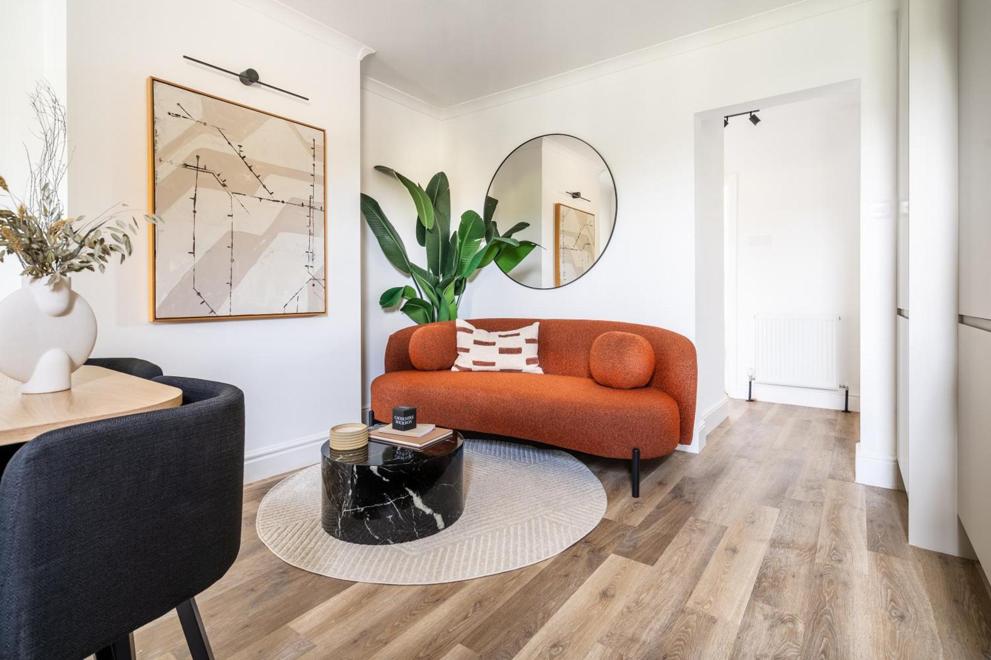 Newly Designed, 2Br Apt, 5Min From Northwood London Tube Station, Nato Hq, Ideal For Wembley, Warner Studio, Contractors Kültér fotó