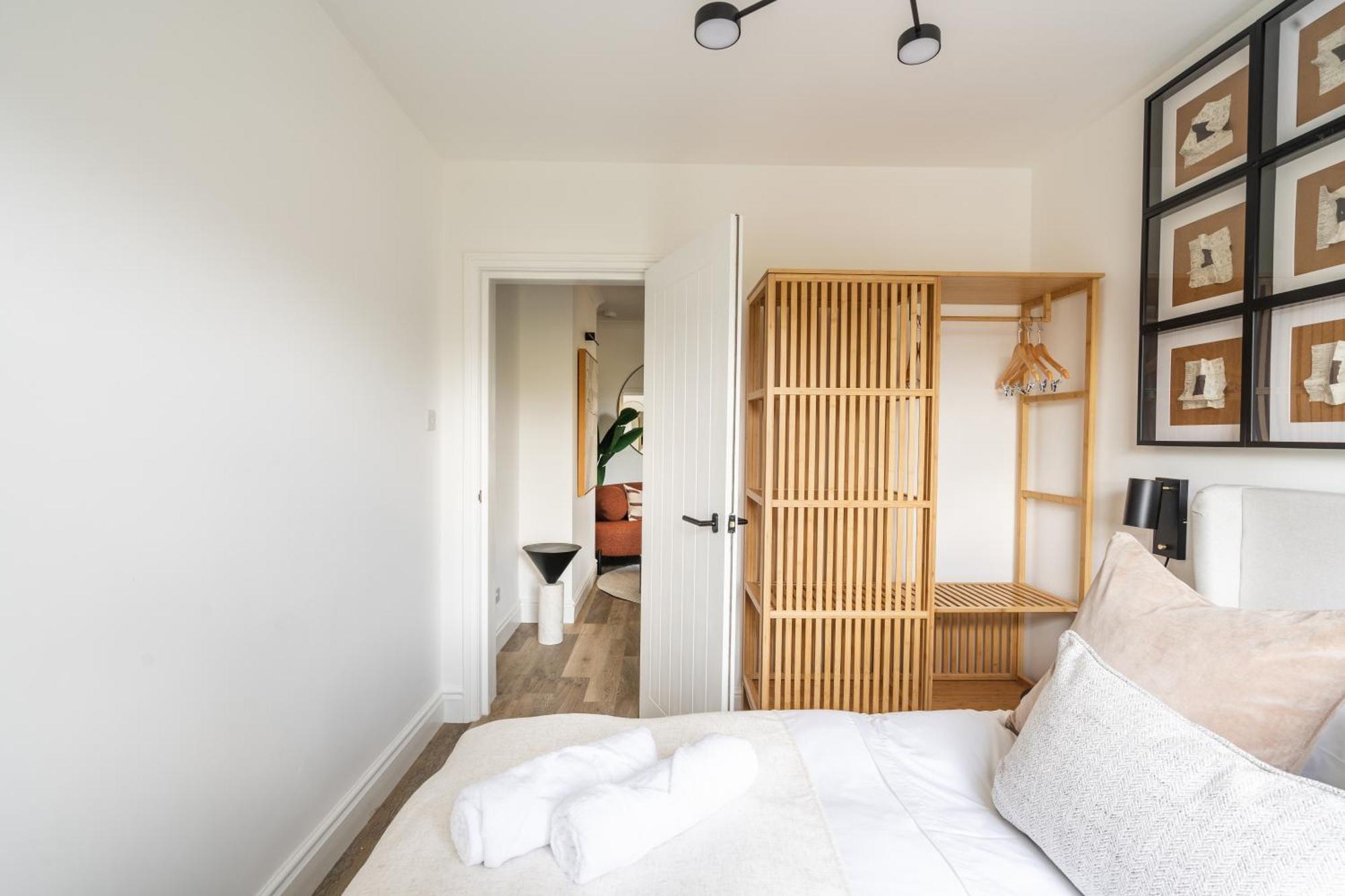 Newly Designed, 2Br Apt, 5Min From Northwood London Tube Station, Nato Hq, Ideal For Wembley, Warner Studio, Contractors Kültér fotó