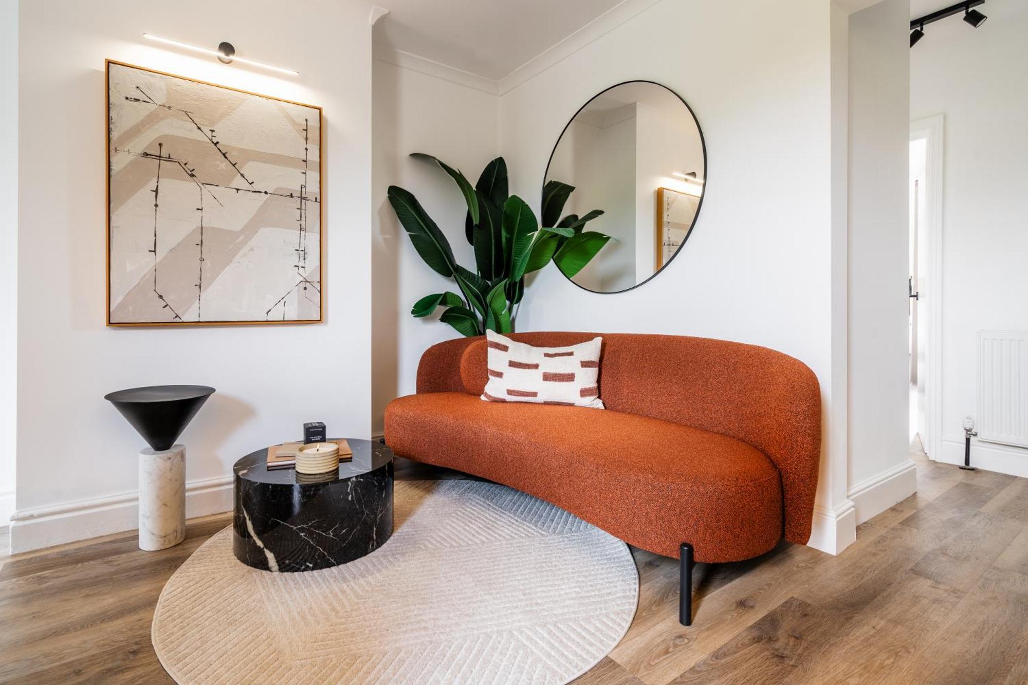Newly Designed, 2Br Apt, 5Min From Northwood London Tube Station, Nato Hq, Ideal For Wembley, Warner Studio, Contractors Kültér fotó