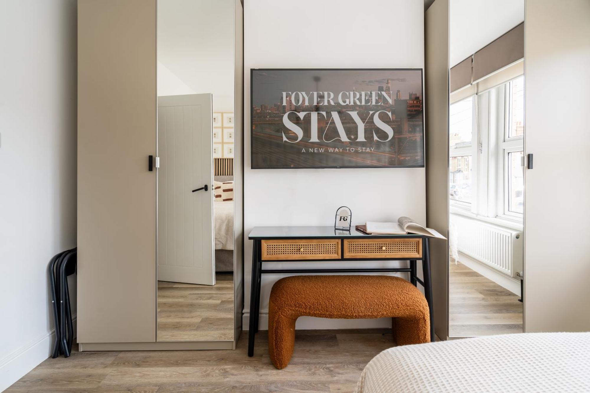 Newly Designed, 2Br Apt, 5Min From Northwood London Tube Station, Nato Hq, Ideal For Wembley, Warner Studio, Contractors Kültér fotó